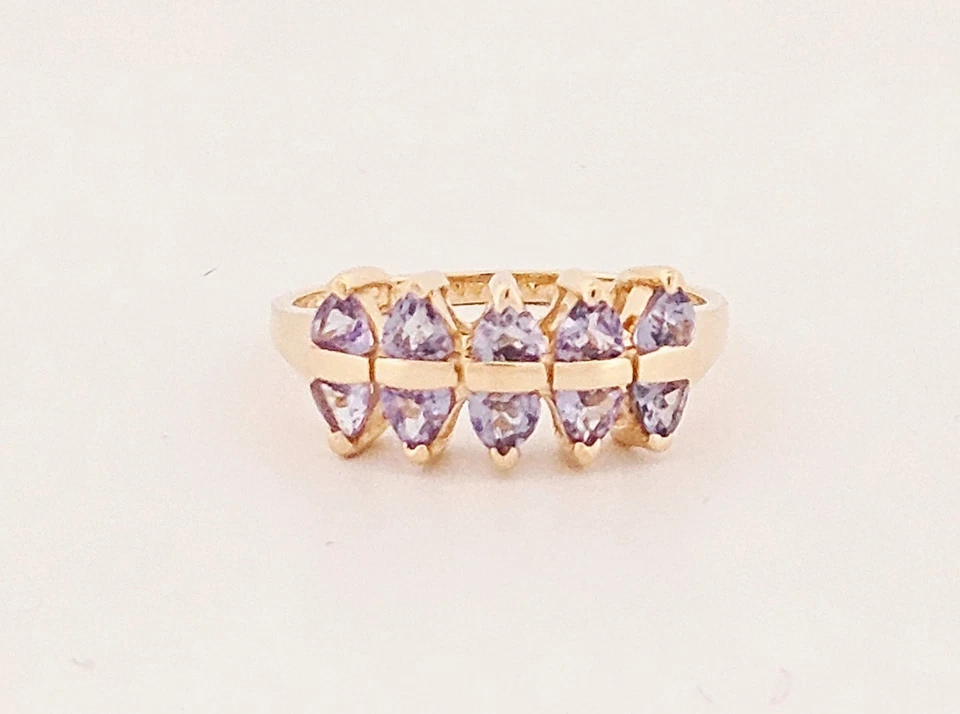 El 14k solid gold vintage approx .50 ct tw tanzanite ring sz 8 - Image 1 of 4