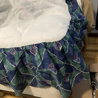 Dan River моющийся королевский размер юбка для кровати синий, морской и фиолетовый геометрический принт - Изображение 1 из 4