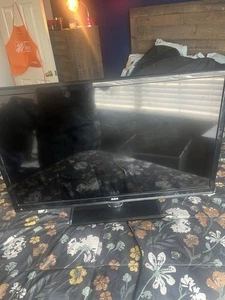 32 Inch Lg Tv - Picture 1 of 3