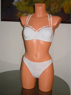 全新带标签 Marlies Dekers 未着装文胸/丁字裤套装,32B / S 白色 — 第 1/2 张图片