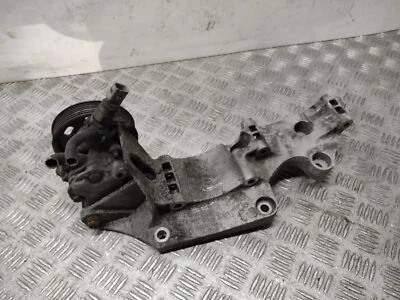 BOMBA DE DIRECCIÓN ASISTIDA Y SOPORTE ALTERNADOR VOLKSWAGEN GOLF GTI MK4 1997-2004  Foto 1 de 4