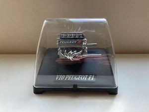 Ancien moteur F1 Peugeot V10 Formule 1 maquette desk model trophée automobile  - Picture 1 of 12