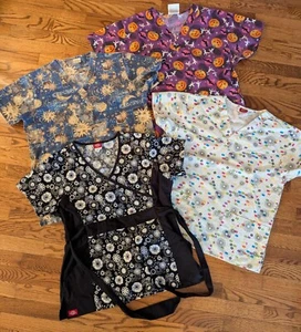 Scrub tops lot of 4 women's size small medical veterinary - Picture 1 of 3