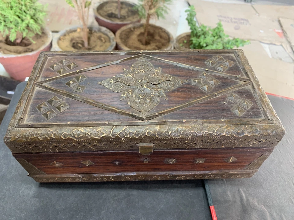 Linda caixa de joias real de madeira feita à mão antiga de 1800 floral bronze trabalho - Imagem 1 de 4