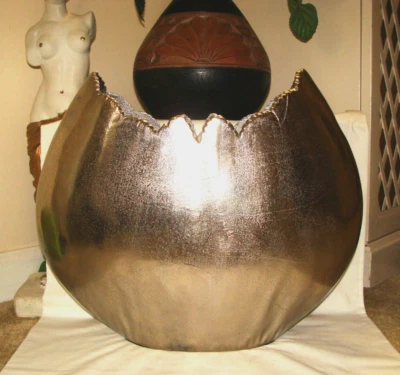 Z GALLERIE "MASSIMA" XL 19" x 15.5" Heavy Silver Metal Contemporary Styled Vase! - Image 1 of 4