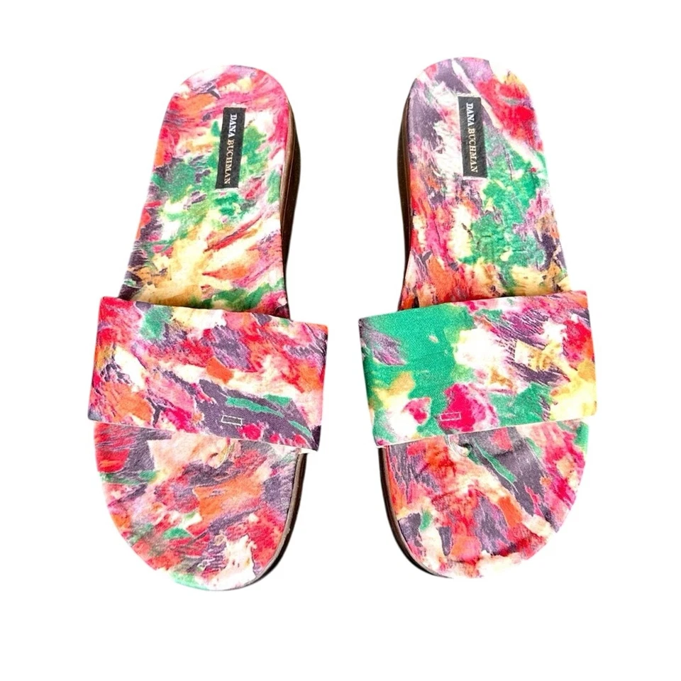 Sandalias de tanga Dana Buchman Payder con plataforma floral para mujer talla 9 Foto 1 de 4