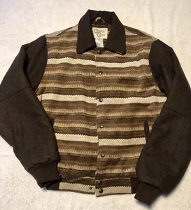 Cripple Creek Men's Horizontal Pattern Snap Front Bomber Jacket Brown S - Picture 1 of 7