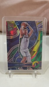 2021-22 Panini Spectra Luka Doncic Asia Red Yellow Green Prizm 2/75 #77 Maveric