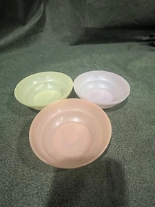 Vintage Tupperware #154 Fruit/Berry Bowls Pastel Colors  - Picture 1 of 3