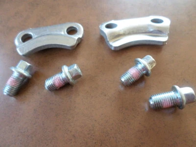 211941X Dana Spicer Dana U-JOINT OEM Kit de pernos de lengüeta de resorte SPL140 SPL170 SPL250 Foto 1 de 4