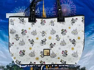 2020 Disney Parks Dooney & Bourke Christmas Holiday Mickey White Tote Bag Actual - Picture 1 of 1