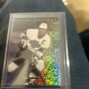1996 Leaf Limited:# 87 Wayne Gretzky Shimmer Refractor - Picture 1 of 2