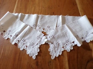 Linge ancien 1 bande de coton   blanc avec broderies   ( ref 24) - Foto 1 di 3