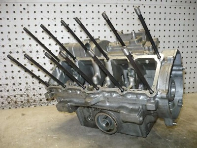 YAMAHA 1996 96 YZF600 YZF 600 R6 BLOQUE MOTOR 1 CARCASA LATERAL CÁRTER OEM Foto 1 de 4