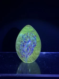 Mount St Helens Ash Iridescent Glass Egg Paperweight Signed Magnesium UV GLOW - Picture 1 of 10