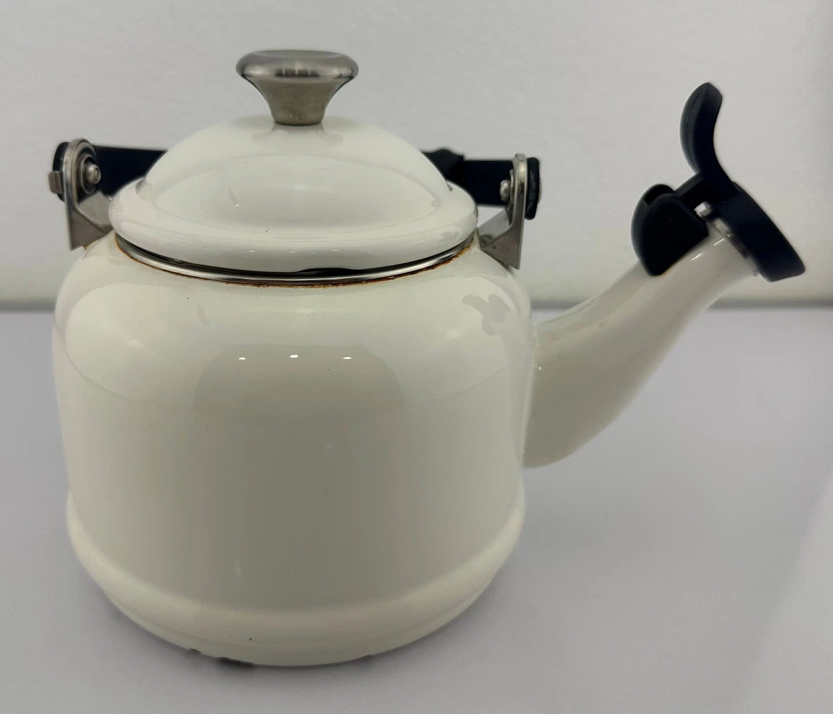 LE CREUSET ホワイト ティーケトル Le Creuset White Tea Kettles for