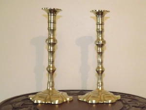19th Century Pair Of Georgian/WilliamIV Petal Base Brass Candlesticks - Picture 1 of 6