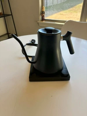 Hervidor eléctrico Fellow Stagg EKG Pro cuello de cisne negro mate, excelente estado Foto 1 de 4