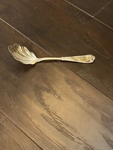 Rogers Bros 1879 Newport Shell Sugar Spoon - Picture 1 of 7