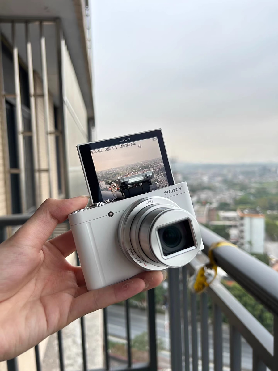 Sony Cyber-shot DSC-WX500 Compact Digital Cameras for Sale Sony Cyber-shot DSC-WX500 Compact Digital Cameras for Sale
