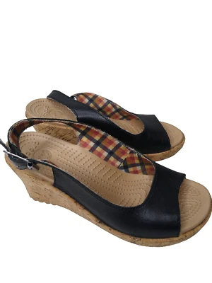 Sandalias Crocs A Leigh con cuña de corcho con correa de hebilla de cuero negro para mujer 6 Foto 1 de 4
