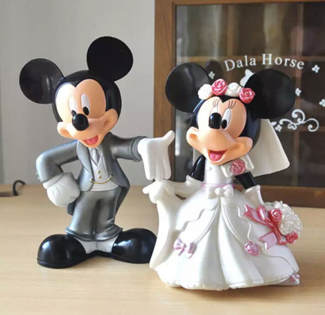 Mini World  Mini, Disney wedding cake, Topper