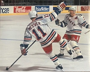 Brian Leetch unsigned 16x20 photo NHL New York Rangers - Picture 1 of 1
