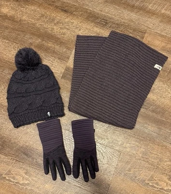 Chapéu, cachecol e luvas de inverno feminino cor ameixa North Face - Imagem 1 de 4