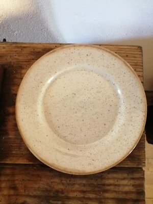 6 assiettes à dessert en grès beige Tulowice Made in Poland diamètre 19 cm - Photo 1/3