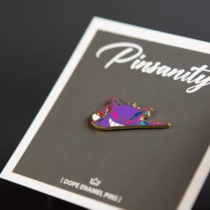 Gengar Nike Check Pin - Fast Shipping from USA - Brosche - Pokemon - Bild 1 von 3