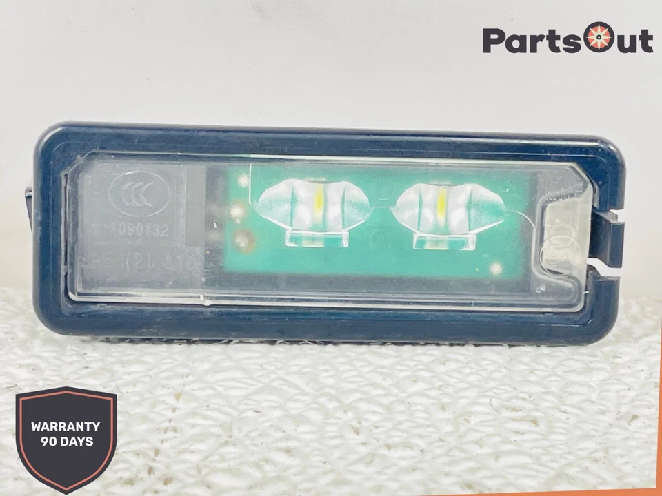 Luz LED 12-16 matrícula trasera Volkswagen 1K8943021 OEM Foto 1 de 4