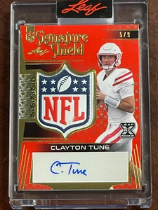 Parche de camiseta con logotipo de escudo de la NFL Leaf Gold 2023 Clayton Tune RC automático # 5/9 - Imagen 1 de 3