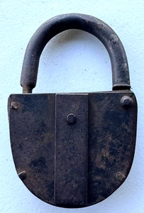 VINTAGE ANTIQUE CAST IRON 6" X 4" UNBRANDED LOCK PADLOCK - NO KEY - Picture 1 of 5