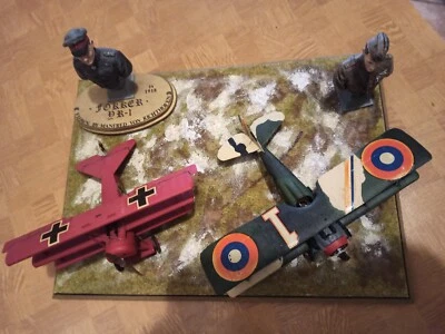 Diorama WW1 Fokker Dr1 e Spad 13 scala 1/48 con figurini piloti - Immagine 1 di 4