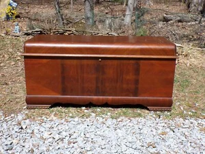 Vintage Walnut Art Deco Waterfall Cedar Trunk Hope Chest Blanket Chest Bed Bench - Picture 1 of 16