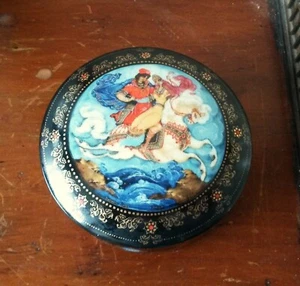 Vintage Wkatyaka Homep Painted Musical Trinket Box Princess & Elisey C1990 - Picture 1 of 4