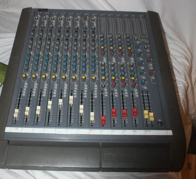 Consola de monitor Soundcraft Delta de colección mezcla con adaptador de corriente CPS 150 Foto 1 de 4