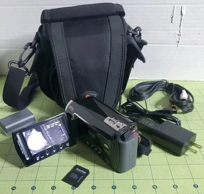 Videocámara JVC Everio GZ-MG360 BU 60 GB disco duro con estuche Lowepro Foto 1 de 4