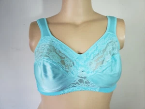 R NWT Comfort Choice Bra Turquoise Wirefree Easy Enhancer Lace Size Choice - Picture 1 of 3