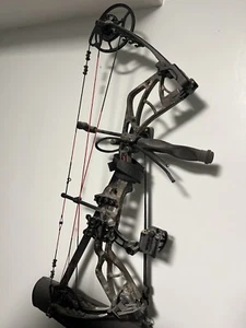 CABELAS BLACKOUT ARCHERY PURSUIT 45-60LB COMPOUND BOW LH - Picture 1 of 2