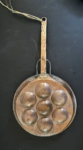 "Pentola per friggere uova bracconiere lumaca rame vintage - 7 pozzetti 10"" - Foto 1 di 7