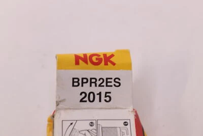 Bujía estándar NGK 2015 Foto 1 de 2