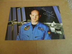 Foto firmada por Alexander Gerst 4x6 autógrafo de astronauta alemán de la ESA 1 - Imagen 1 de 1