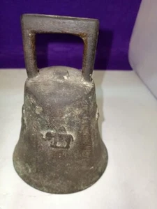 Campana in metallo antica con simbolo di Catania - Foto 1 di 11