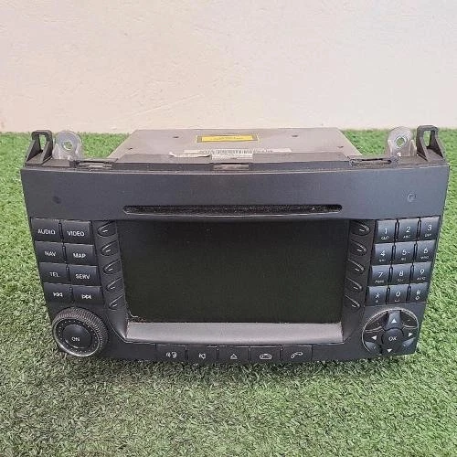 Autoradio d'origine MERCEDES CLASSE B (T245) 1 phase 1 B200 CDI 1698704889 - Photo 1/4