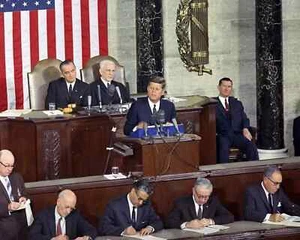 Impresión fotográfica 8x10 Kennedy 1963 Delivering State of the Union - Imagen 1 de 1