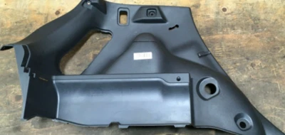 SCION XA 2004-06 1,5 Л I4 ЗАДНИЙ ЛЕВЫЙ ВОДИТЕЛЬ СТОРОНА ЧЕТВЕРТЬ ПАНЕЛИ ОТДЕЛКА КРЫШКА ЗАВОДСКОЙ - Изображение 1 из 4