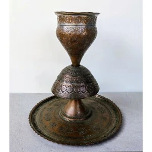 Candelabro grande de cobre estañado de Oriente Medio del siglo XIX estampado grabado - Imagen 1 de 9