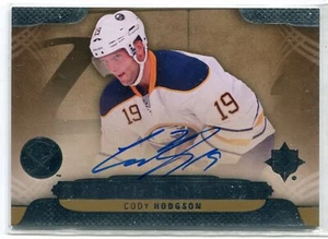 2013-14 Ultime Cody Hodgson Signatures AUTÓGRAFO SABLES - Imagen 1 de 1