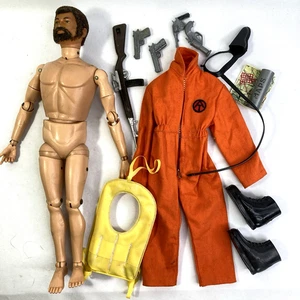 Modellino vintage GI Joe Adventure Team con uniforme pilota e accessori - Foto 1 di 16